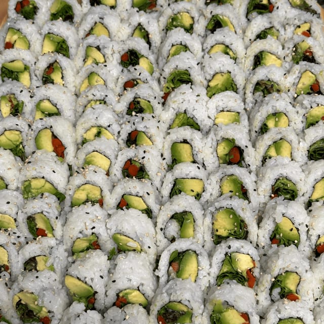 100pc Classic Maki.
